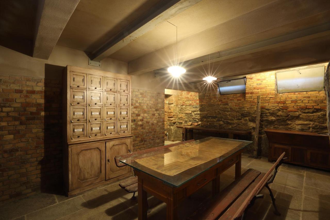 Locanda Dell' Orso Bevitore Verduno Exterior photo