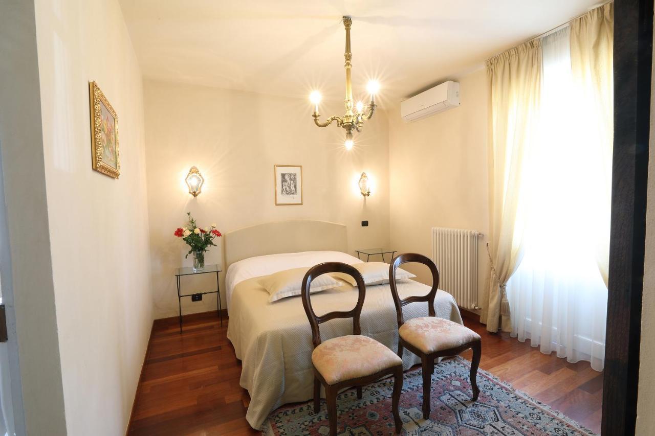 Locanda Dell' Orso Bevitore Bed & Breakfast Verduno Exterior photo