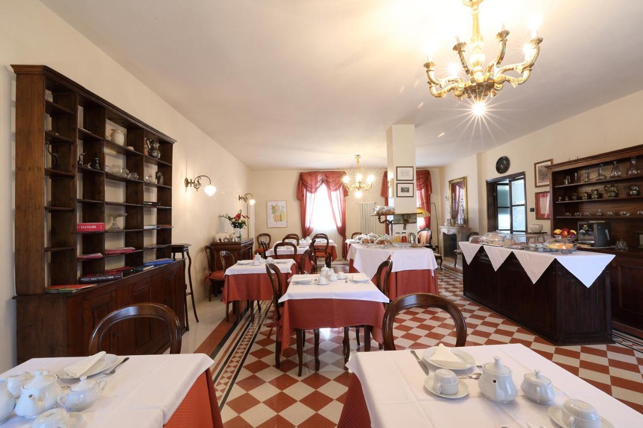 Locanda Dell' Orso Bevitore Verduno Exterior photo
