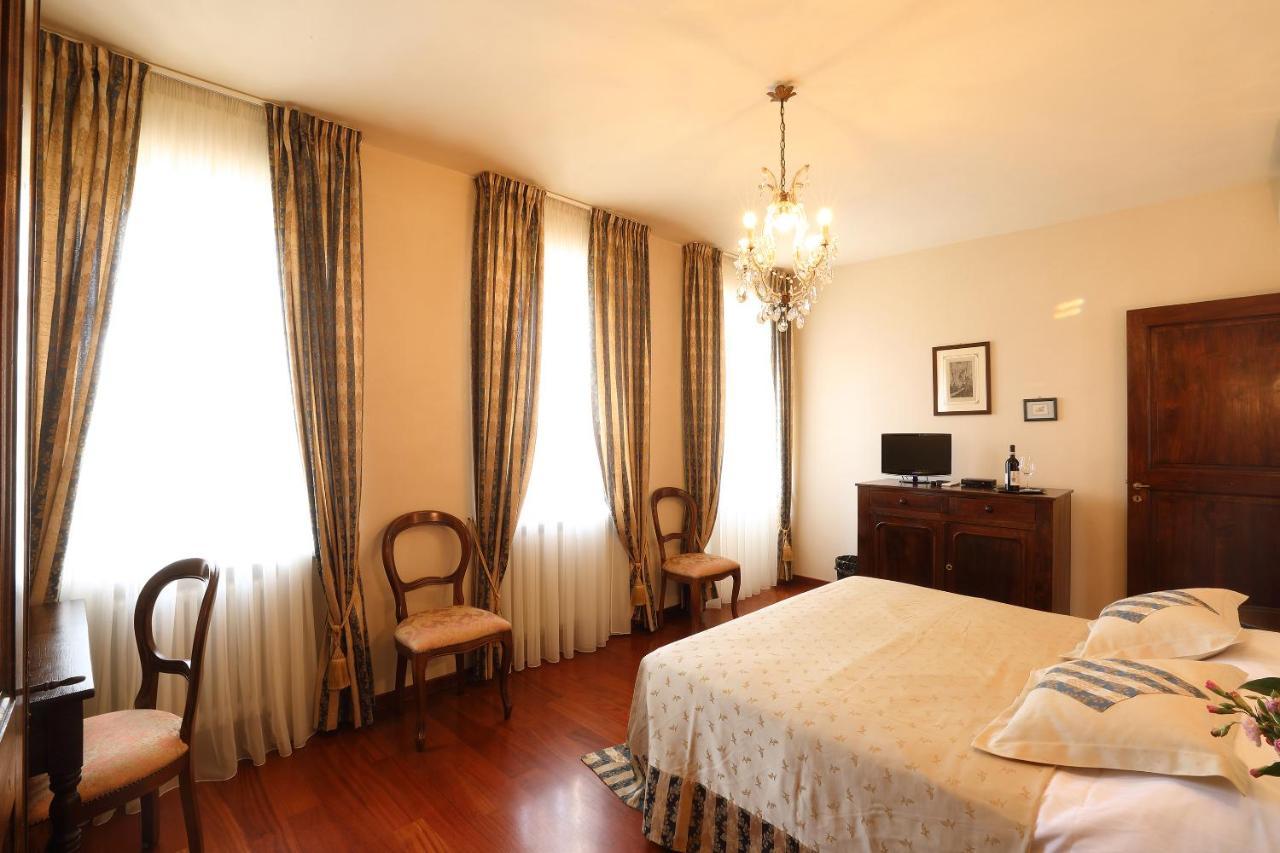 Locanda Dell' Orso Bevitore Bed & Breakfast Verduno Exterior photo