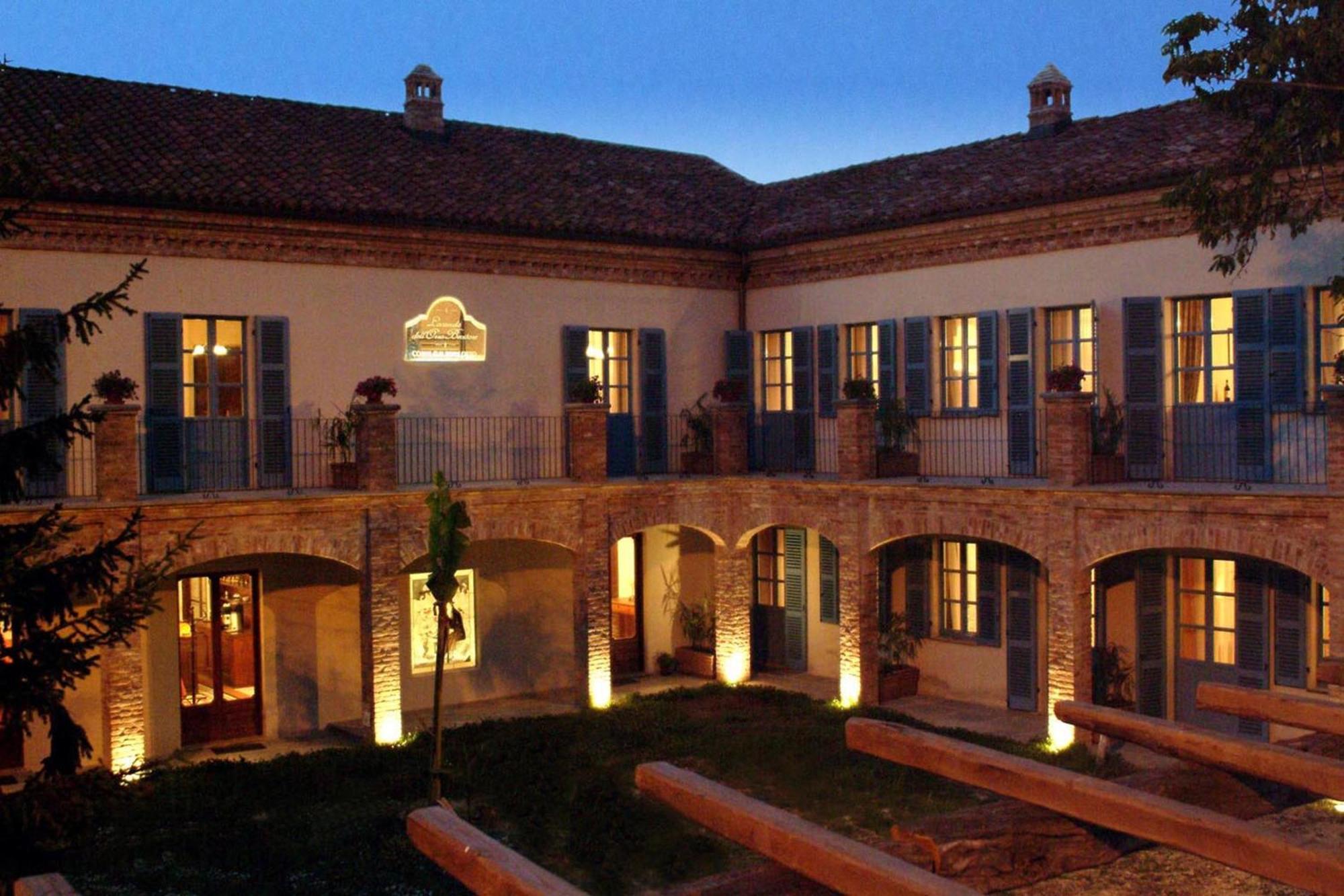 Locanda Dell' Orso Bevitore Verduno Exterior photo