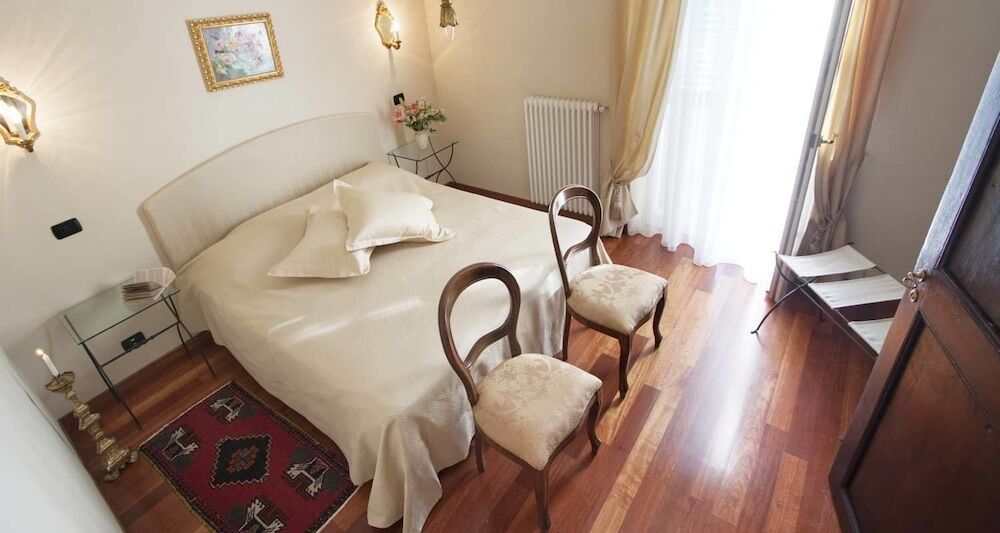 Locanda Dell' Orso Bevitore Verduno Exterior photo